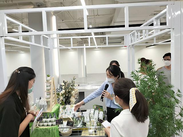 LINE ALBUM 61164 ๒๑๑๑๐๘ 8