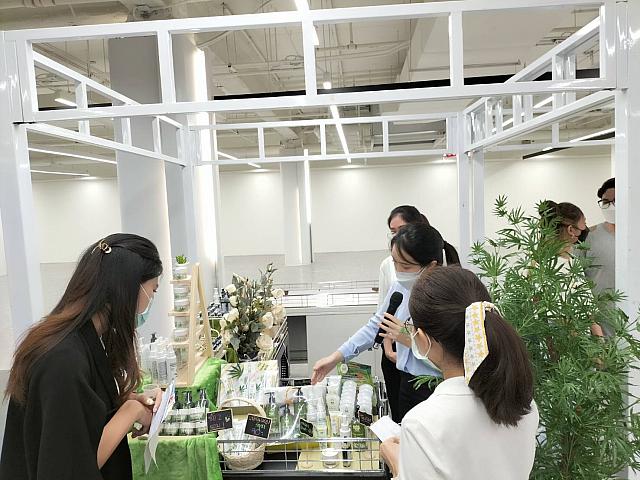 LINE ALBUM 61164 ๒๑๑๑๐๘ 9