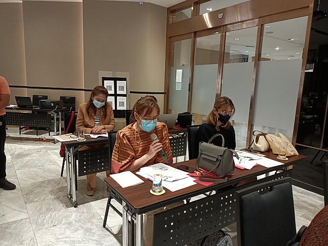 LINE ALBUM อบรมระบาด18-19 ๒๒๐๔๒๗ 20